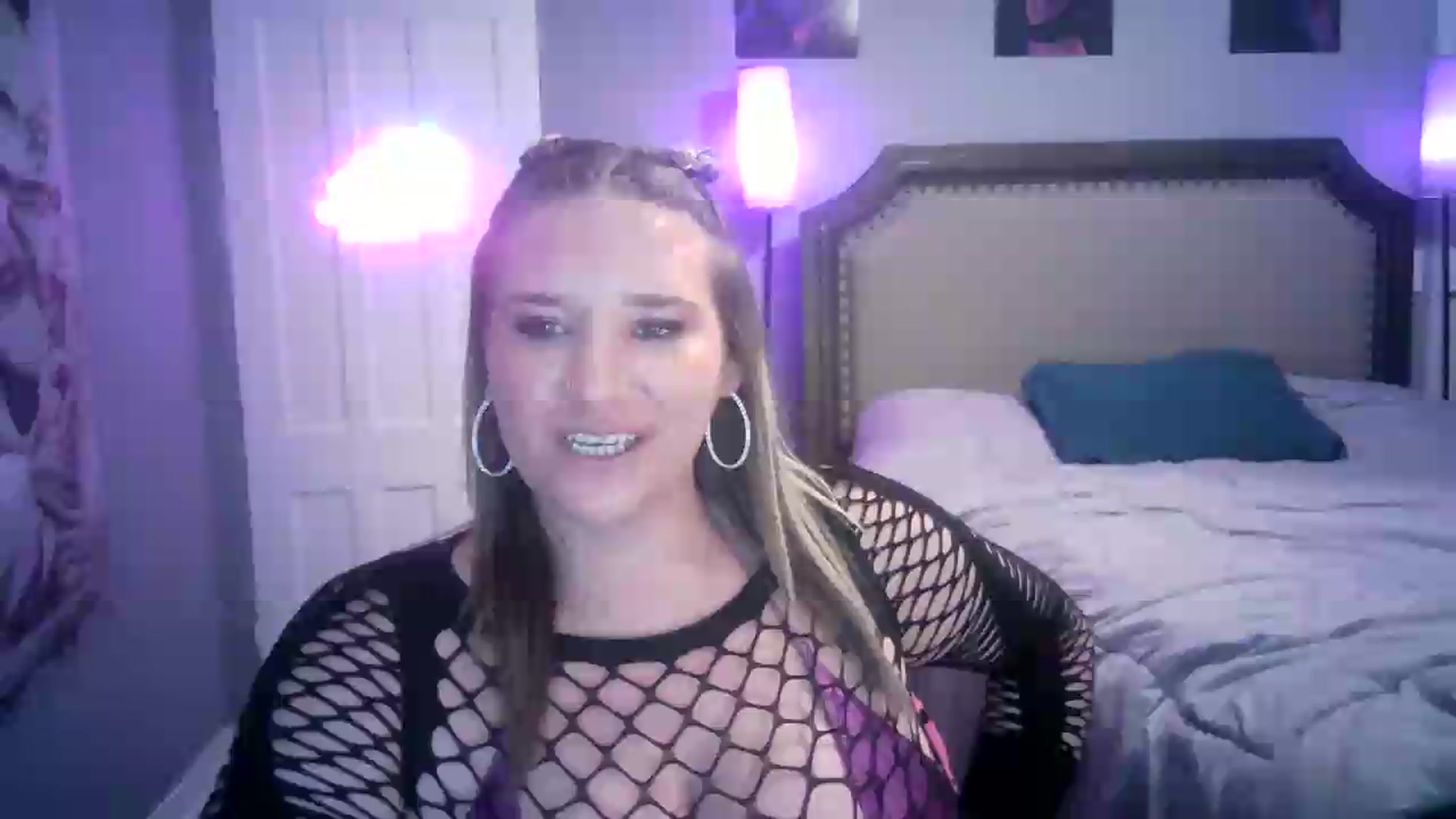 Gallery image thumbnail from LusciousLindz's myfreecams stream on, 07/14/2026, 02:42 image 12 of 20