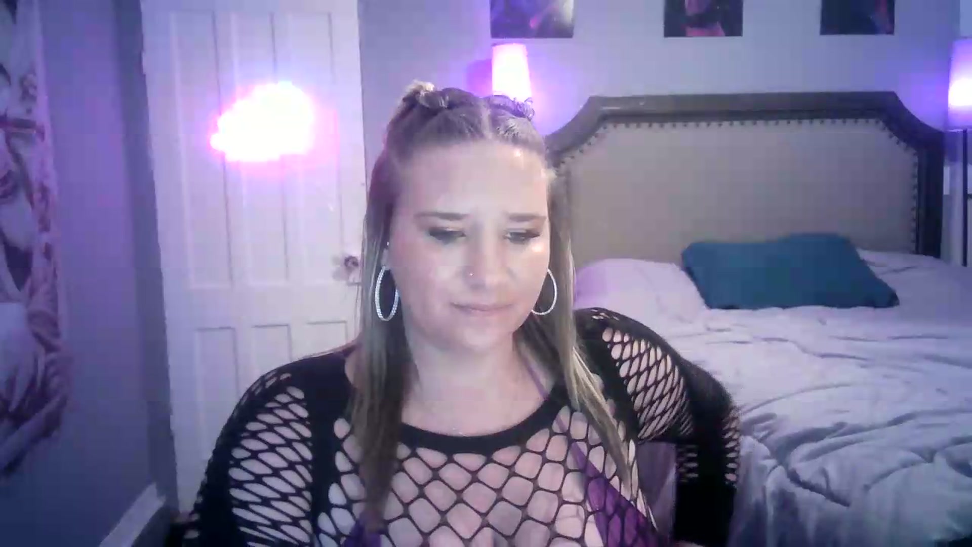 Gallery image thumbnail from LusciousLindz's myfreecams stream on, 07/14/2026, 02:42 image 10 of 20