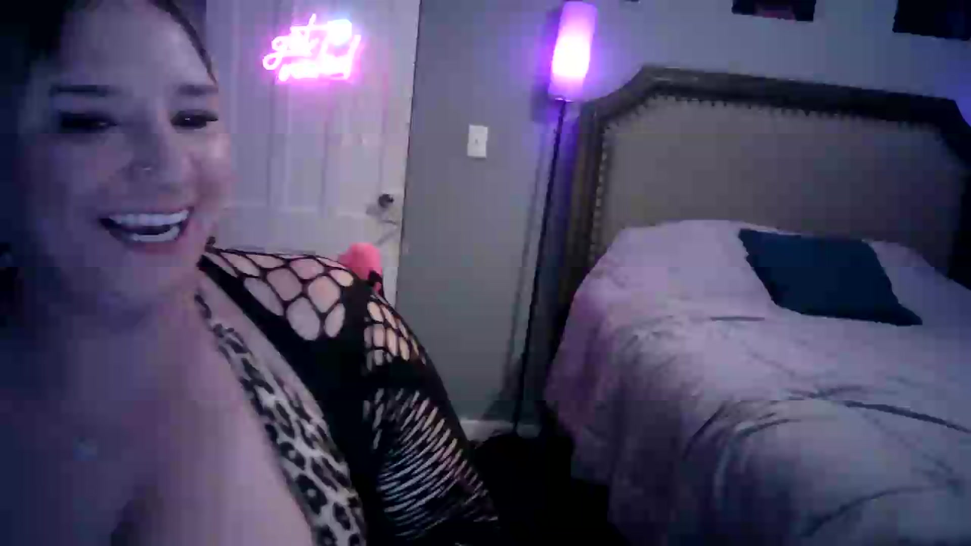 Gallery image thumbnail from LusciousLindz's myfreecams stream on, 07/26/2026, 21:03 image 12 of 20