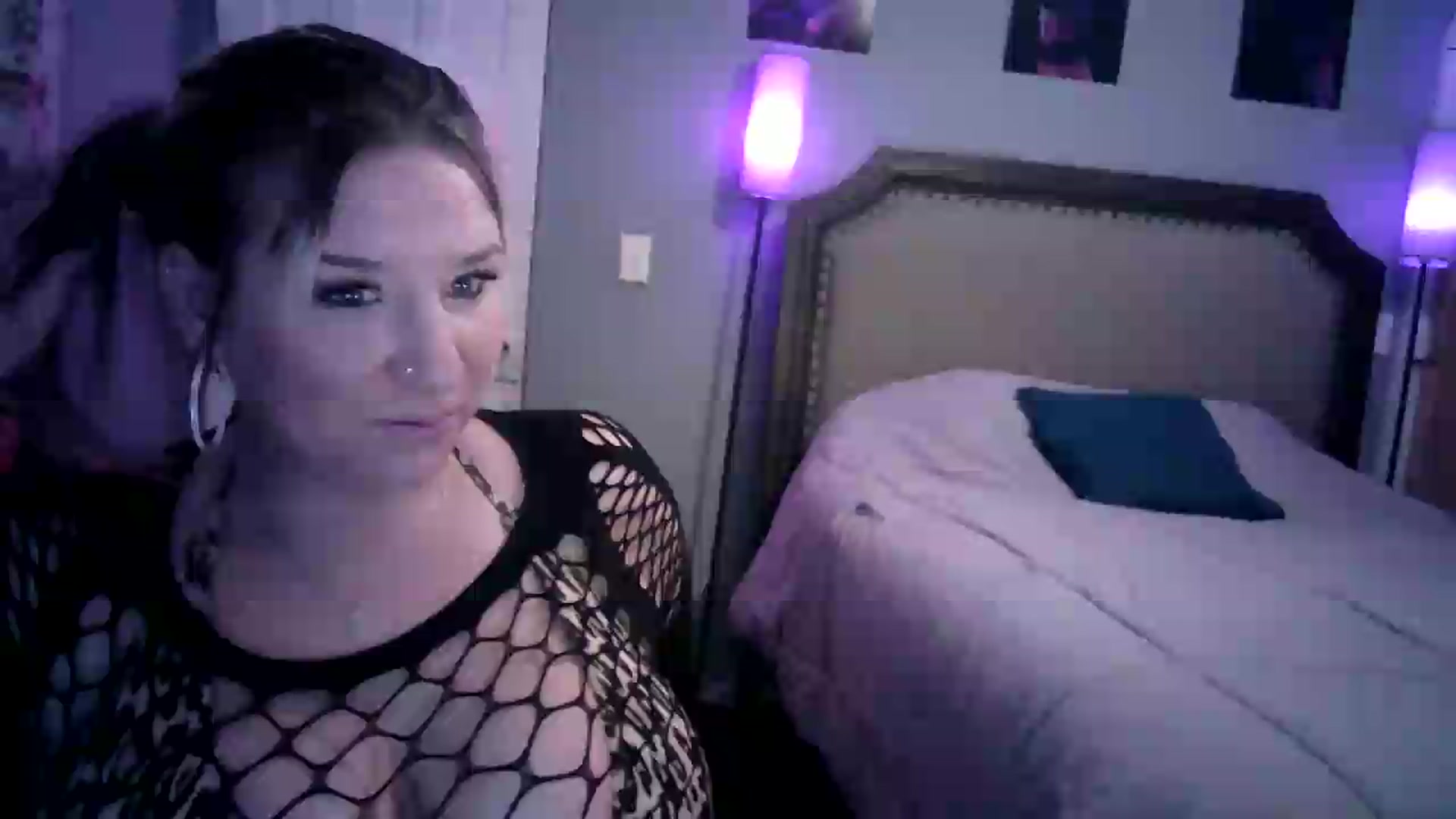 Gallery image thumbnail from LusciousLindz's myfreecams stream on, 07/26/2026, 23:34 image 1 of 20