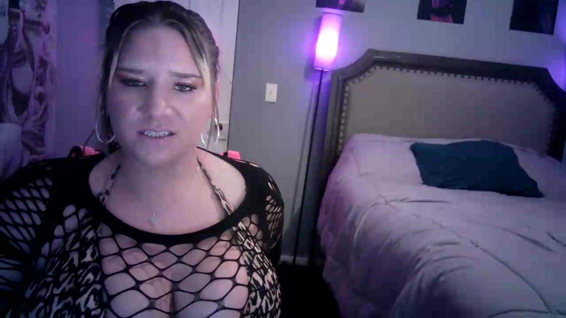 Gallery image thumbnail from LusciousLindz's myfreecams stream on, 07/31/2026, 20:44 image 4 of 20