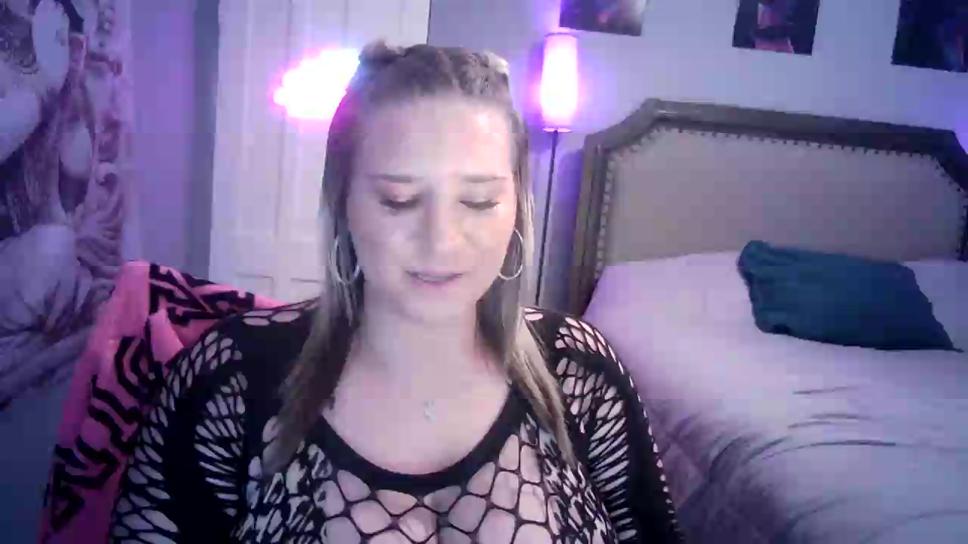 Gallery image thumbnail from LusciousLindz's myfreecams stream on, 08/06/2026, 18:55 image 6 of 20