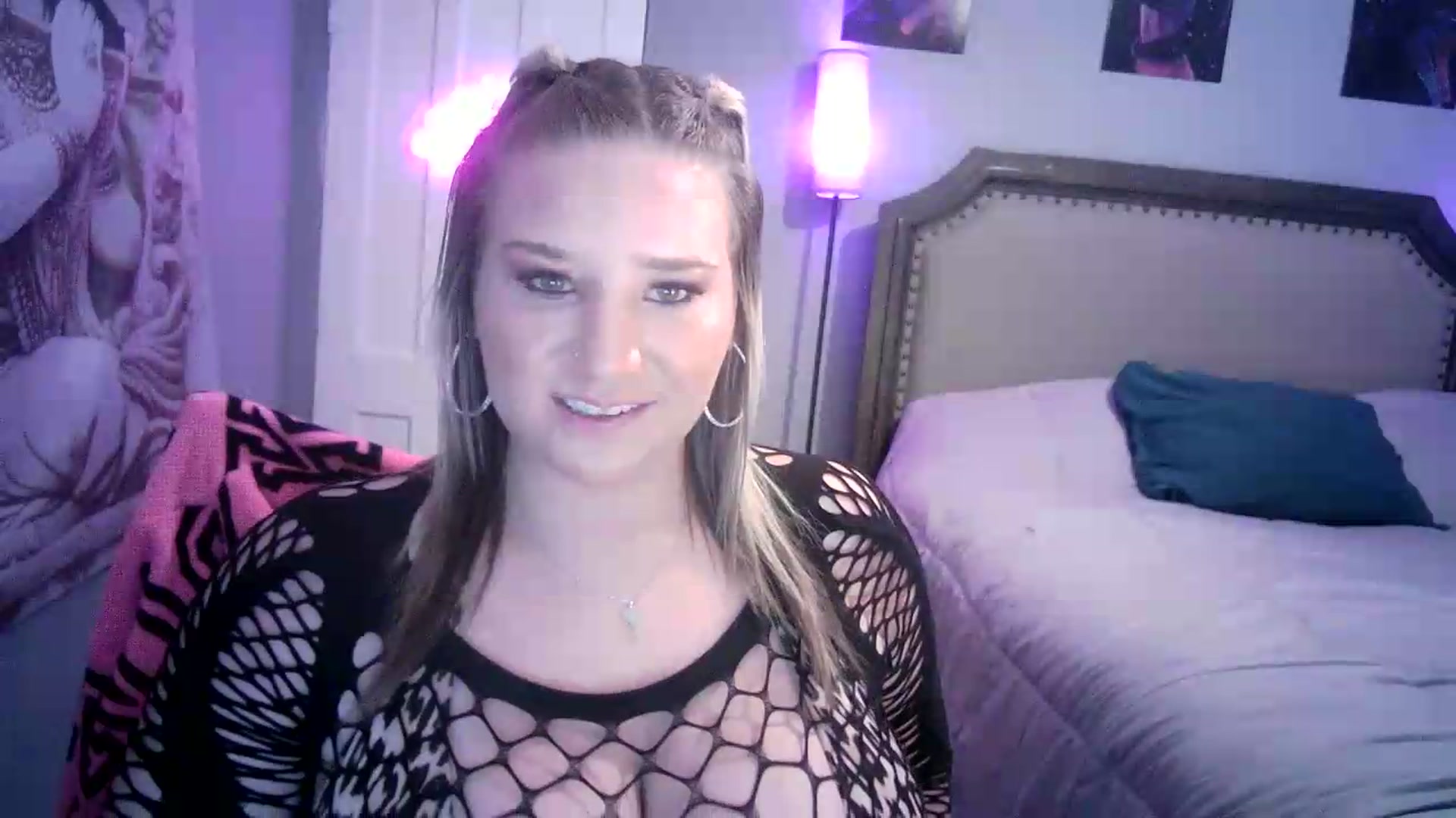 Gallery image thumbnail from LusciousLindz's myfreecams stream on, 08/06/2026, 18:55 image 9 of 20