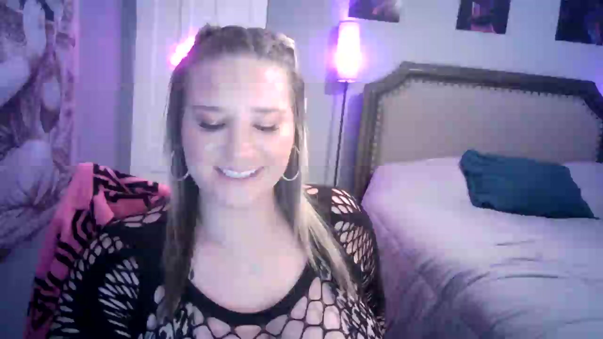 Gallery image thumbnail from LusciousLindz's myfreecams stream on, 08/06/2026, 18:55 image 5 of 20