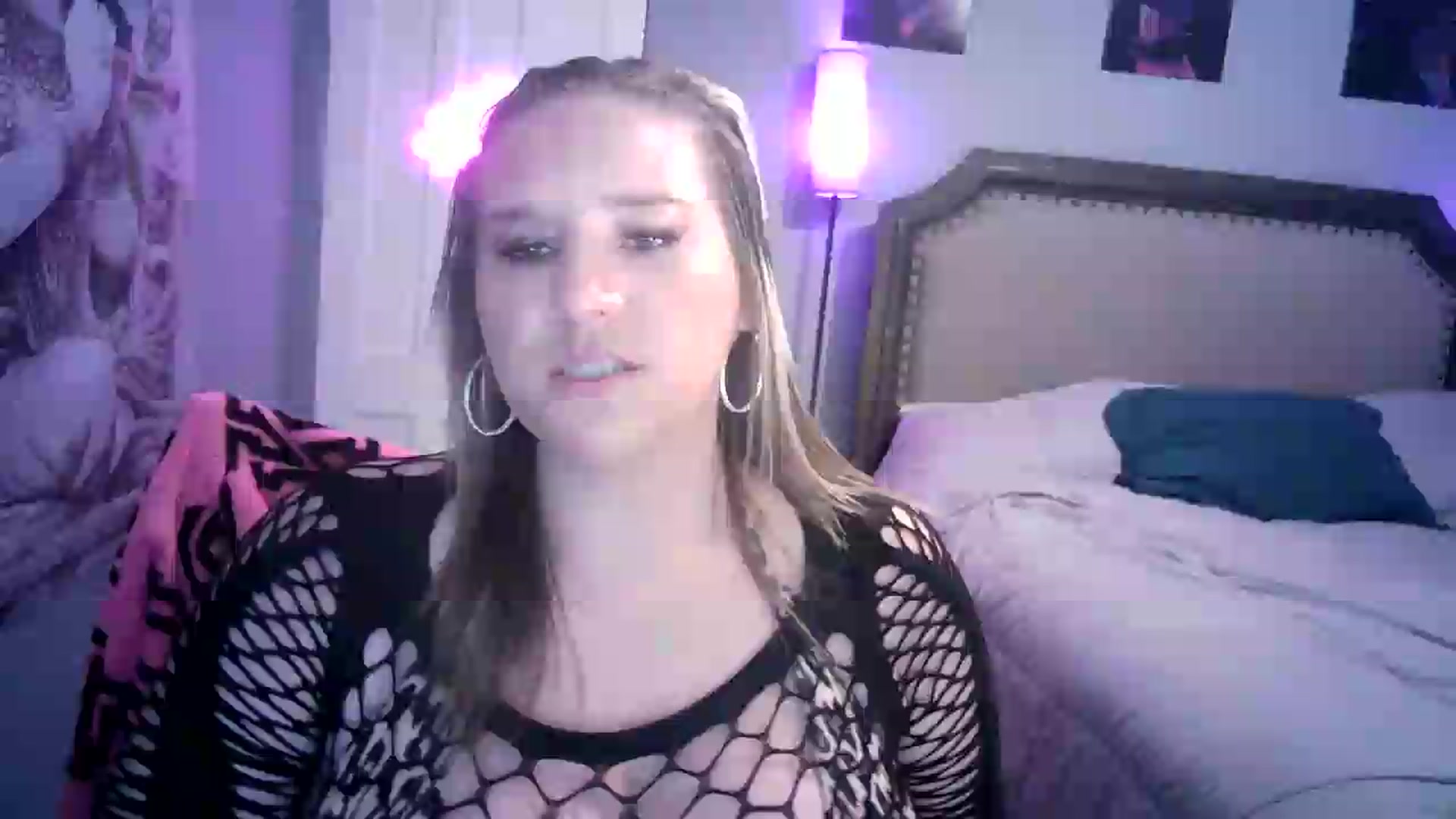 Gallery image thumbnail from LusciousLindz's myfreecams stream on, 08/06/2026, 20:22 image 13 of 20
