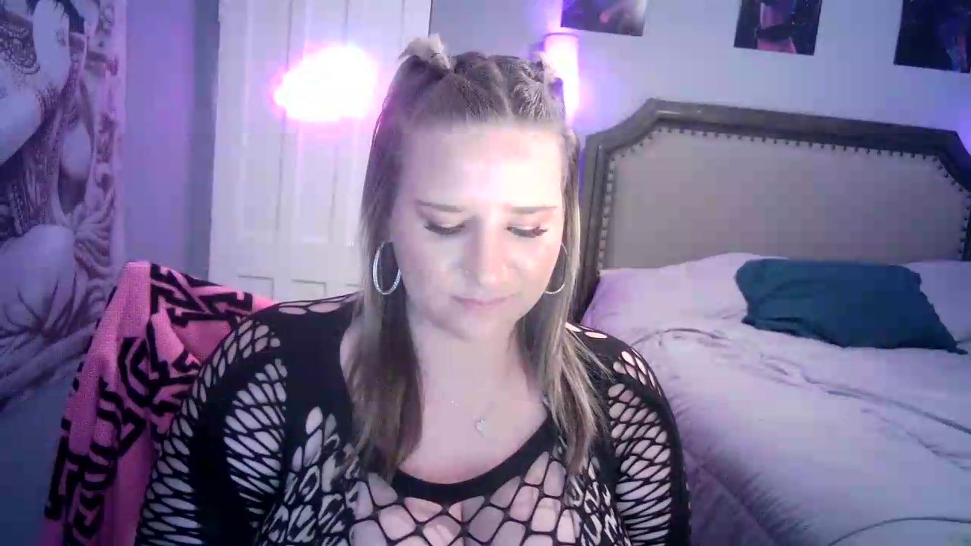 Gallery image thumbnail from LusciousLindz's myfreecams stream on, 08/06/2026, 20:22 image 3 of 20