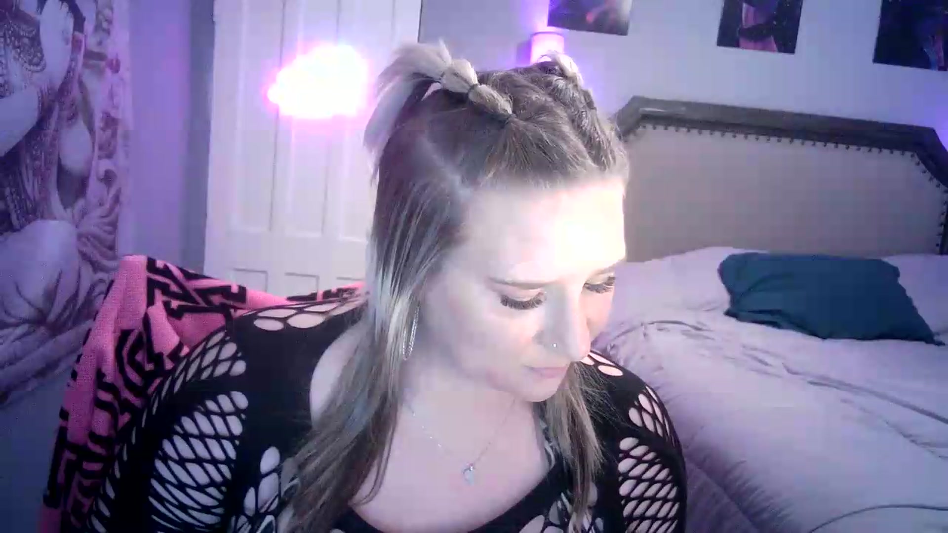 Gallery image thumbnail from LusciousLindz's myfreecams stream on, 08/06/2026, 20:22 image 9 of 20