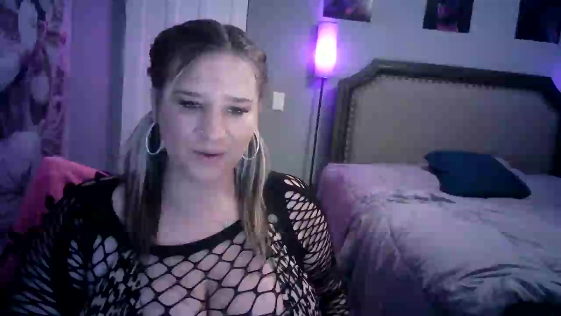 Gallery image thumbnail from LusciousLindz's myfreecams stream on, 08/07/2026, 21:38 image 12 of 20