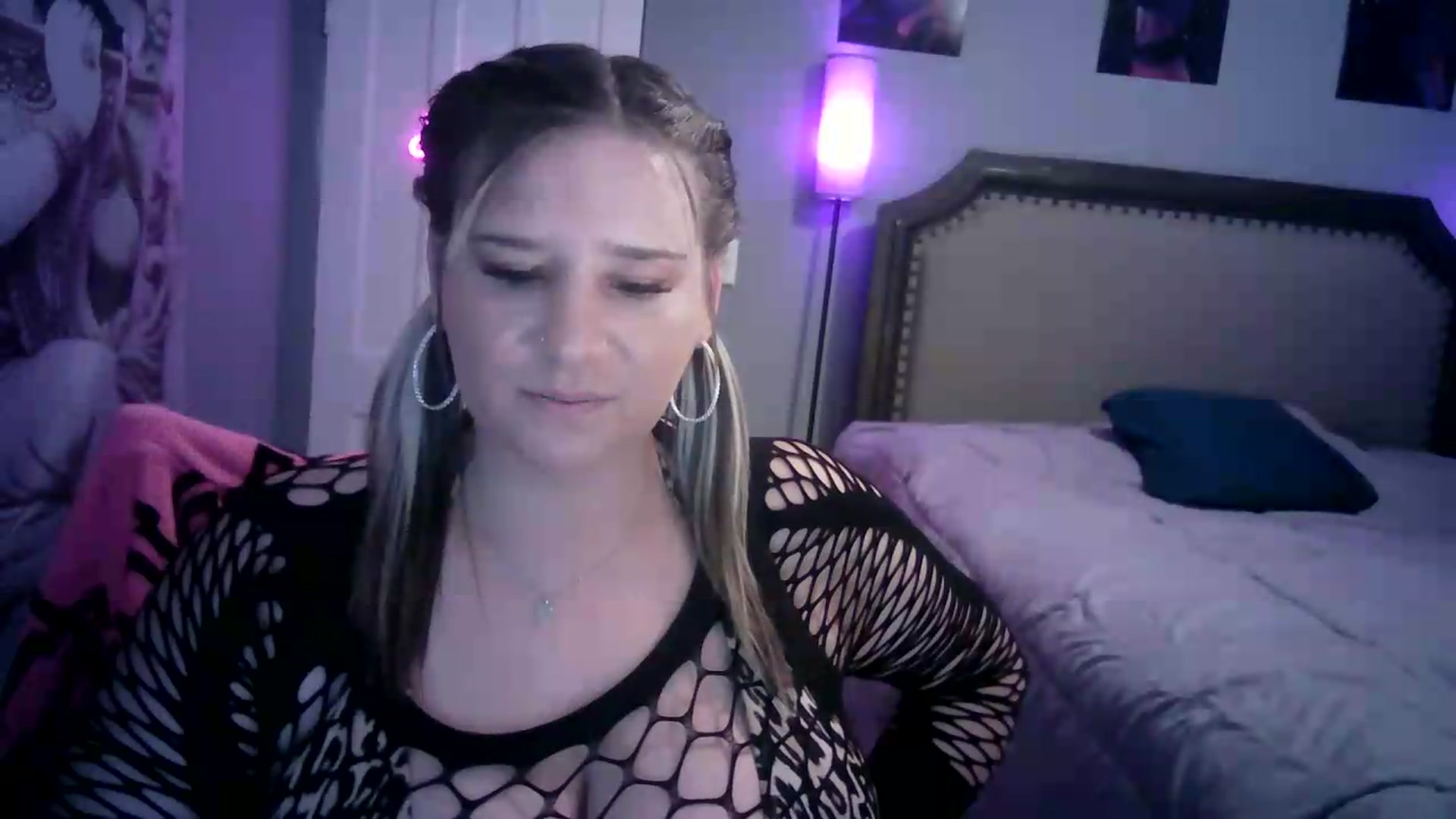 Gallery image thumbnail from LusciousLindz's myfreecams stream on, 08/07/2026, 21:38 image 6 of 20