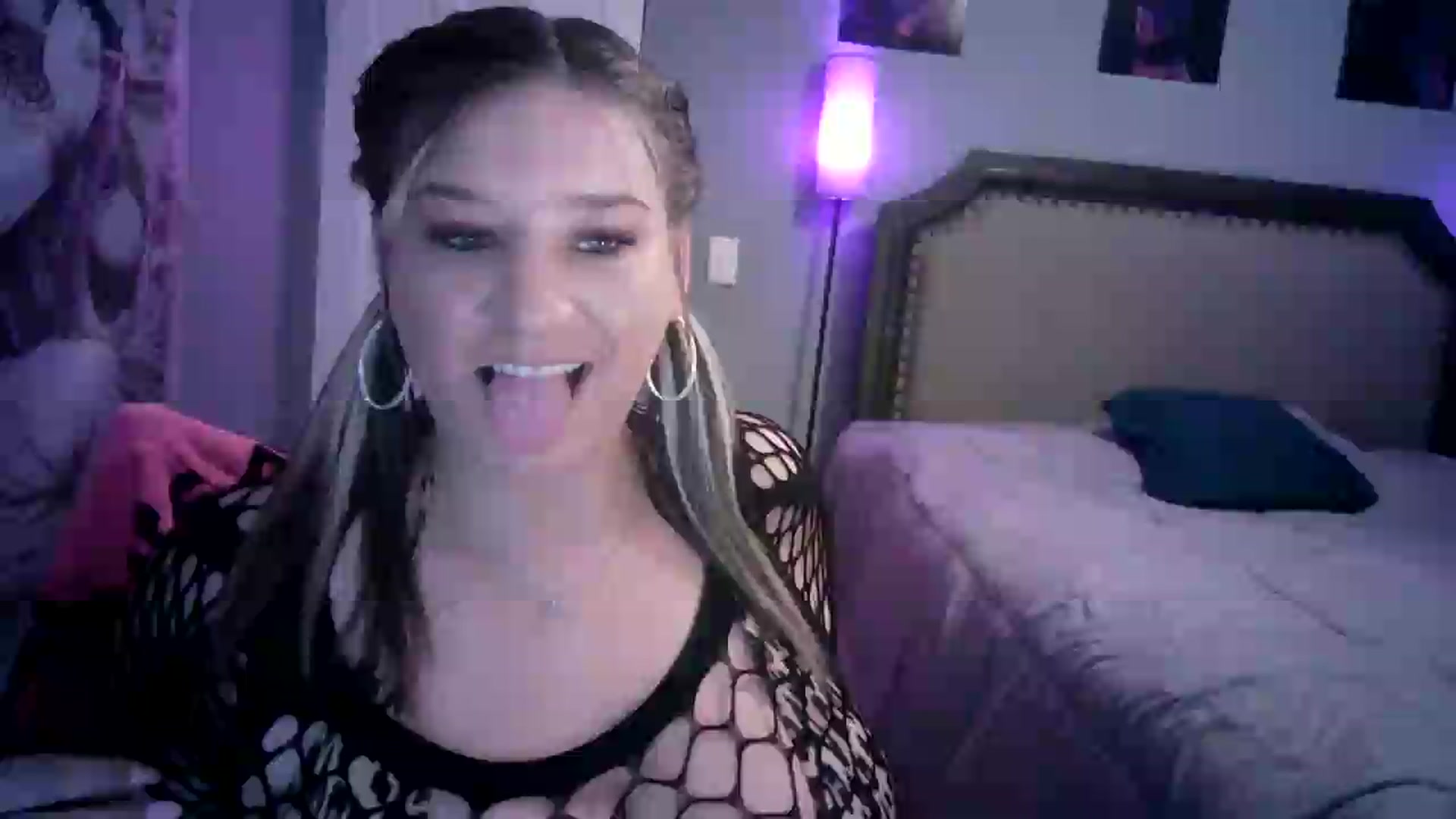 Gallery image thumbnail from LusciousLindz's myfreecams stream on, 08/07/2026, 21:38 image 1 of 20