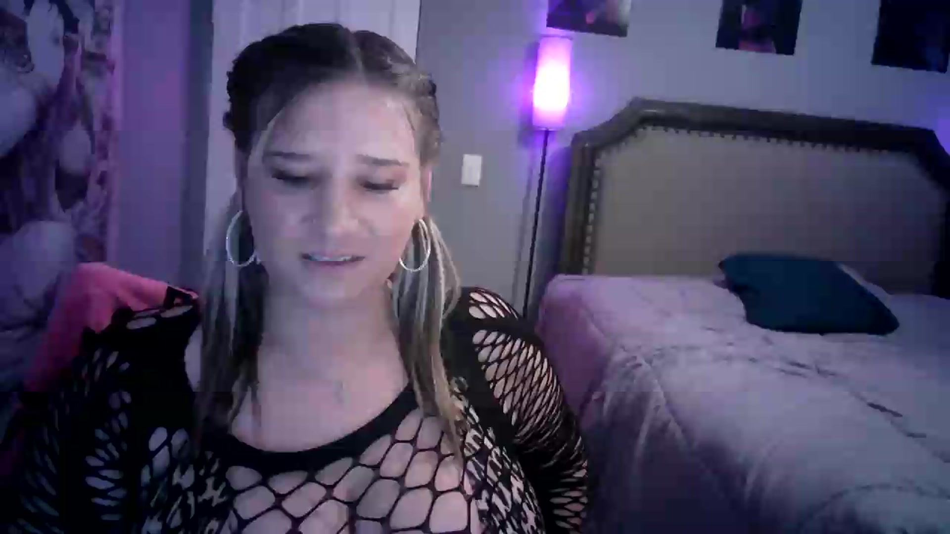 Gallery image thumbnail from LusciousLindz's myfreecams stream on, 08/07/2026, 21:38 image 8 of 20