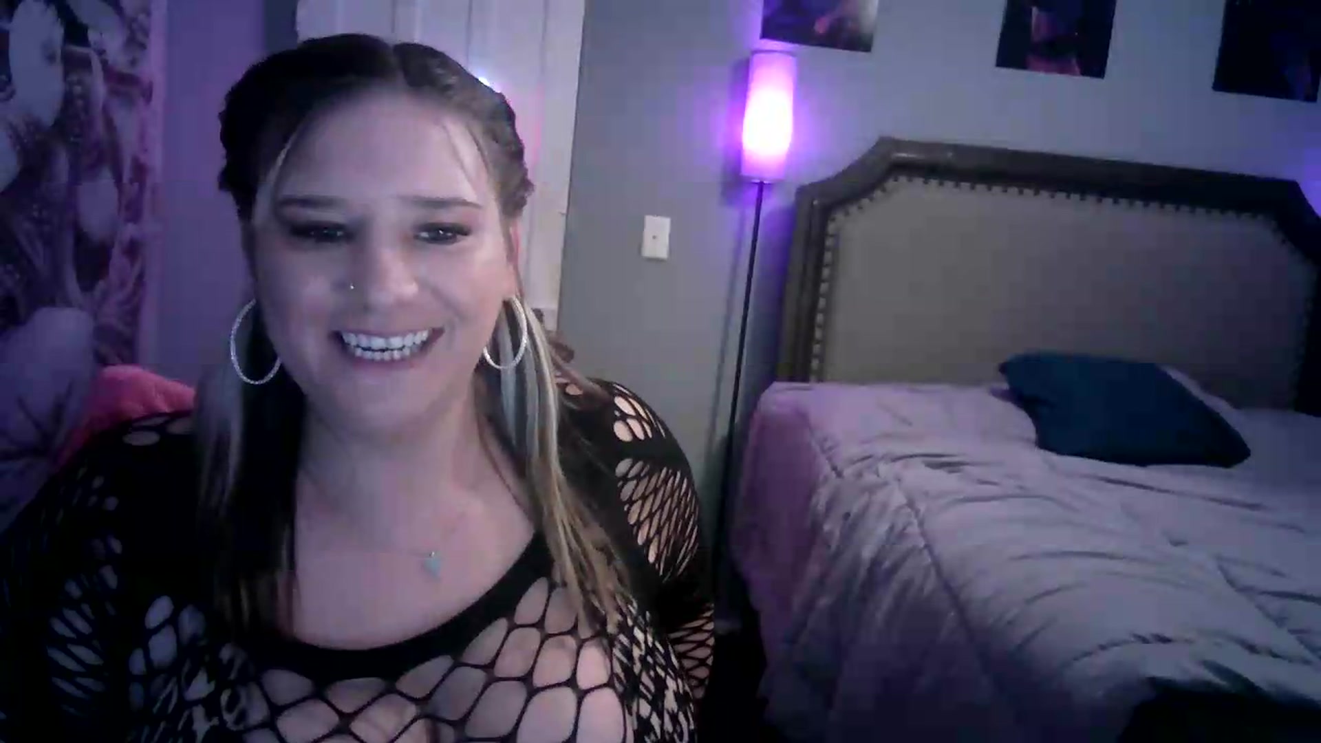 Gallery image thumbnail from LusciousLindz's myfreecams stream on, 08/07/2026, 22:22 image 12 of 20