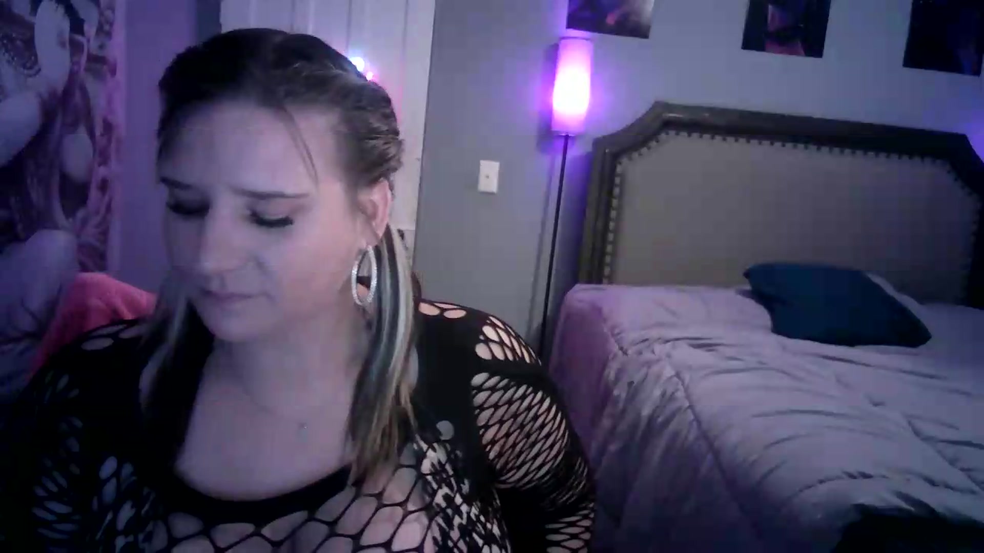 Gallery image thumbnail from LusciousLindz's myfreecams stream on, 08/07/2026, 22:22 image 15 of 20