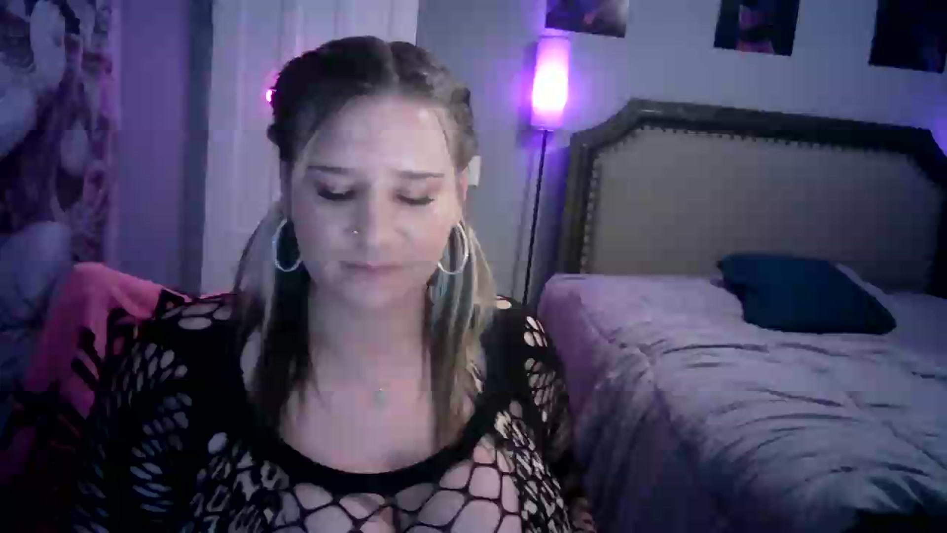 Gallery image thumbnail from LusciousLindz's myfreecams stream on, 08/07/2026, 22:22 image 9 of 20