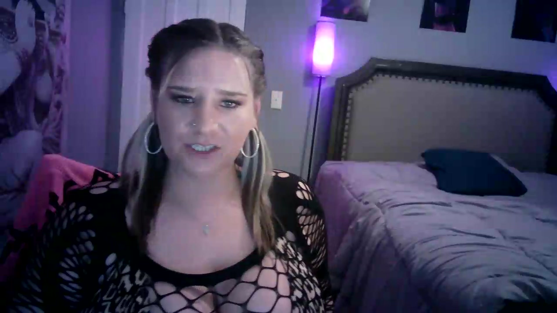 Gallery image thumbnail from LusciousLindz's myfreecams stream on, 08/07/2026, 22:22 image 11 of 20