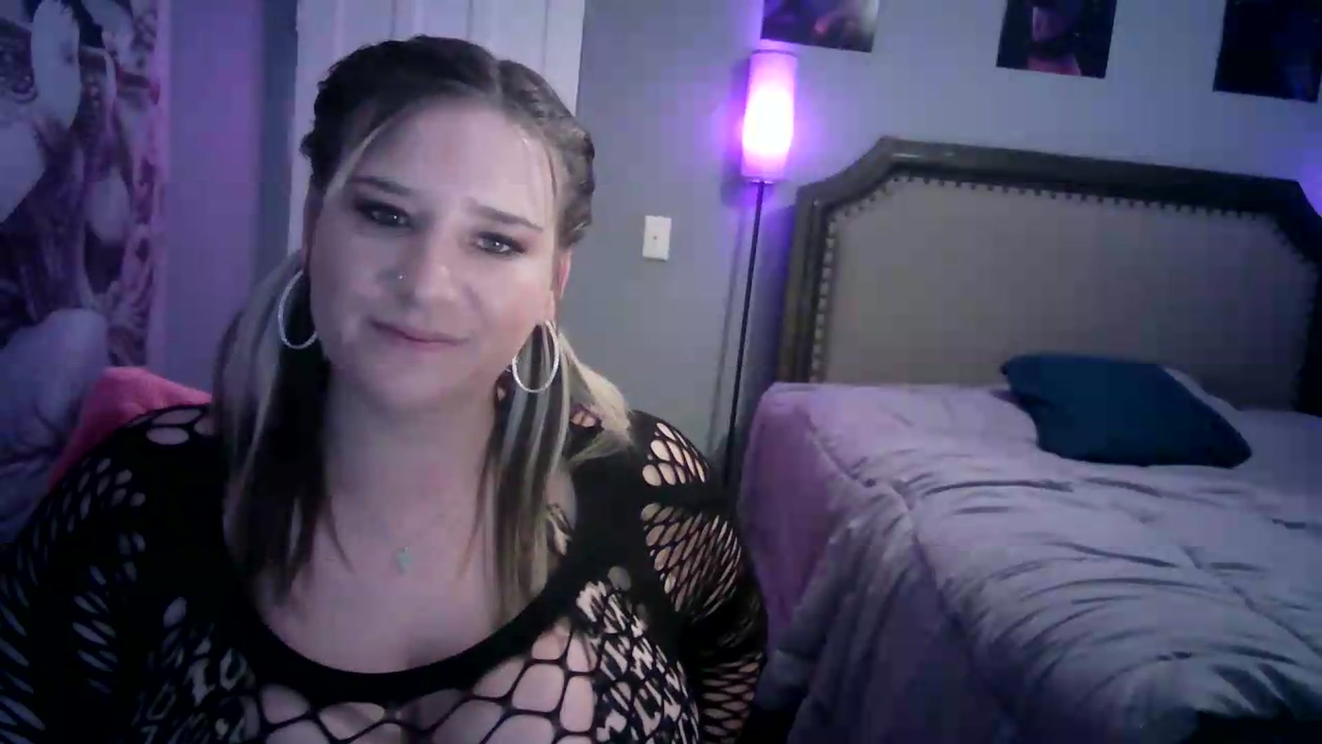 Gallery image thumbnail from LusciousLindz's myfreecams stream on, 08/07/2026, 22:22 image 10 of 20