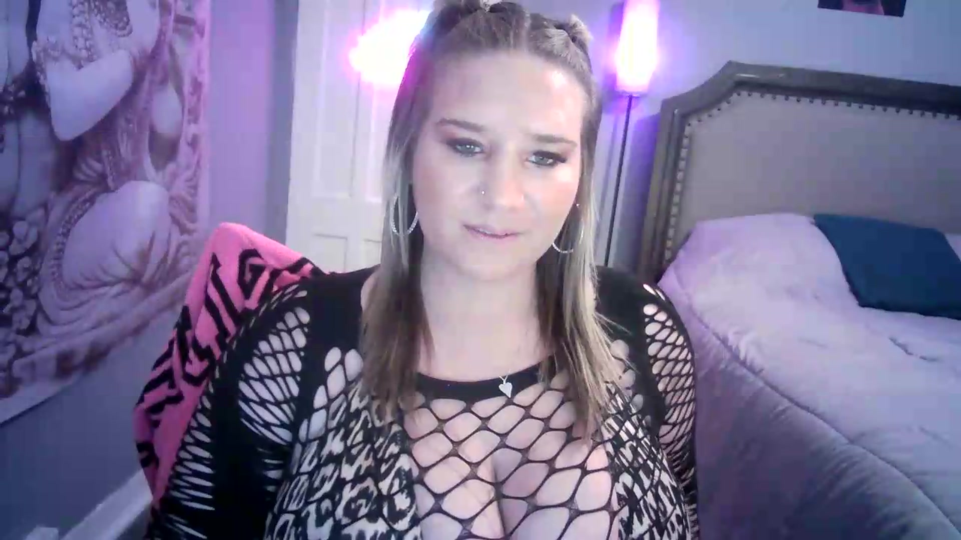 Gallery image thumbnail from LusciousLindz's myfreecams stream on, 08/09/2026, 21:37 image 20 of 20