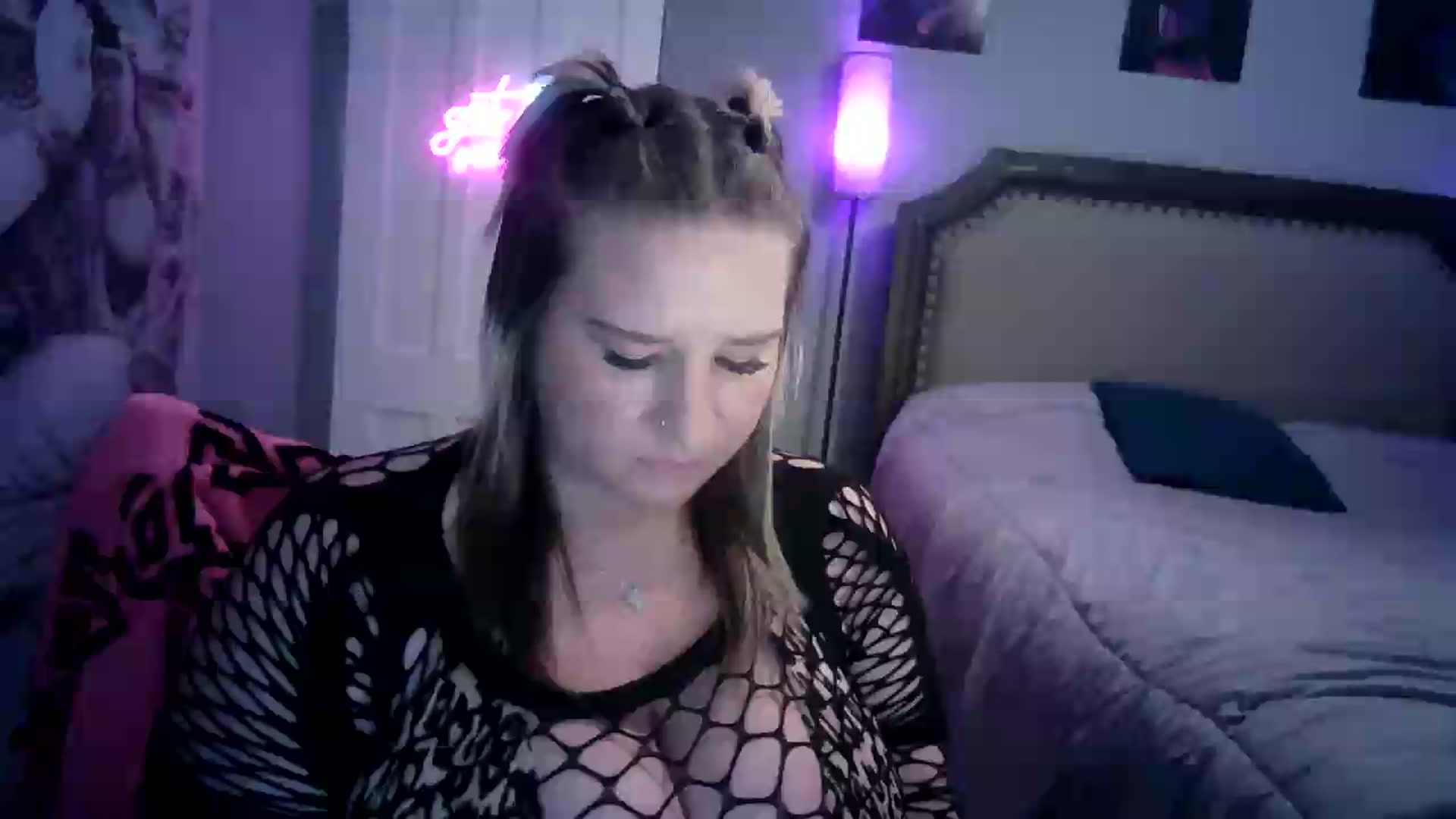 Gallery image thumbnail from LusciousLindz's myfreecams stream on, 08/10/2026, 18:36 image 6 of 20