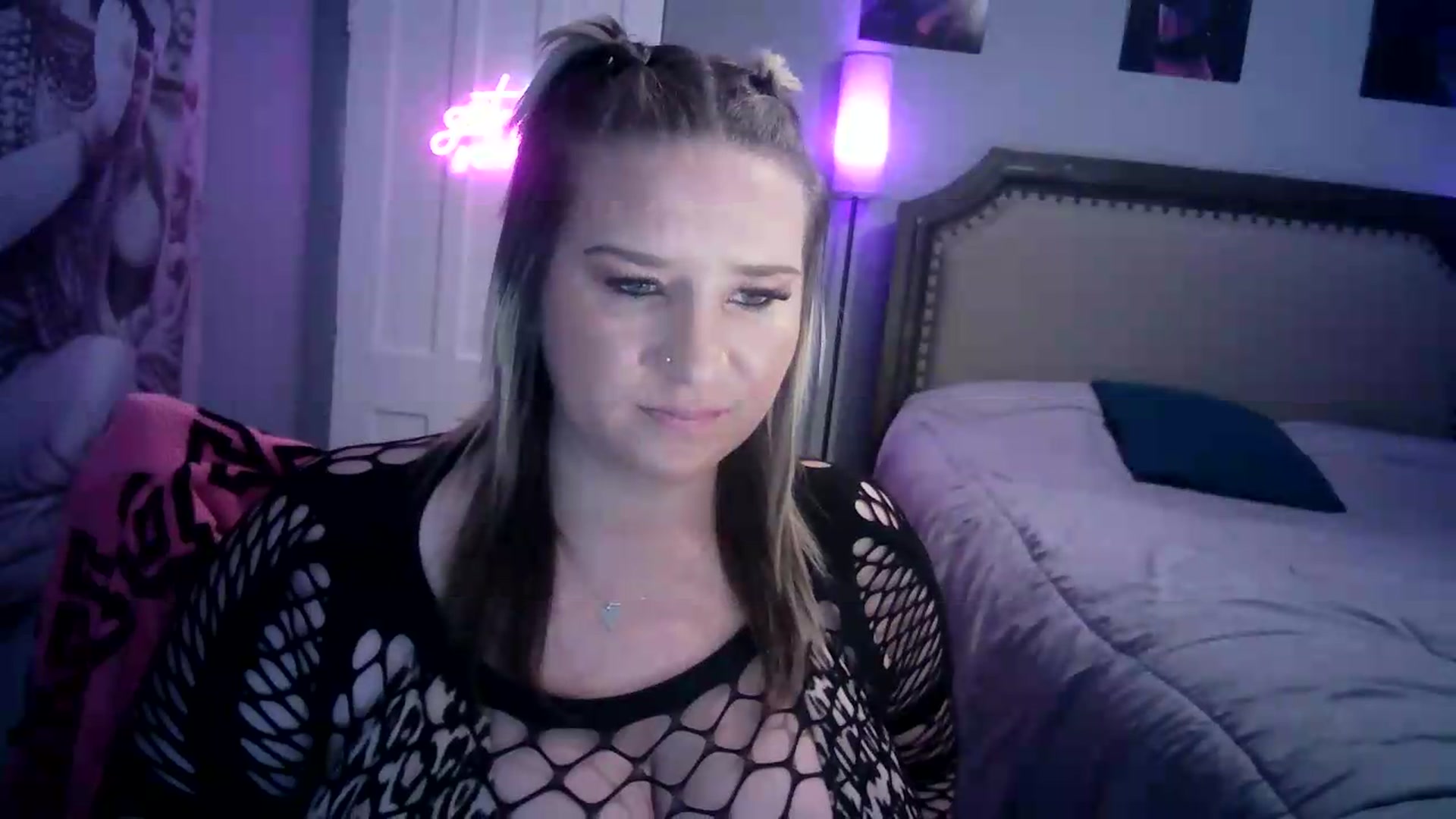 Gallery image thumbnail from LusciousLindz's myfreecams stream on, 08/10/2026, 18:36 image 14 of 20