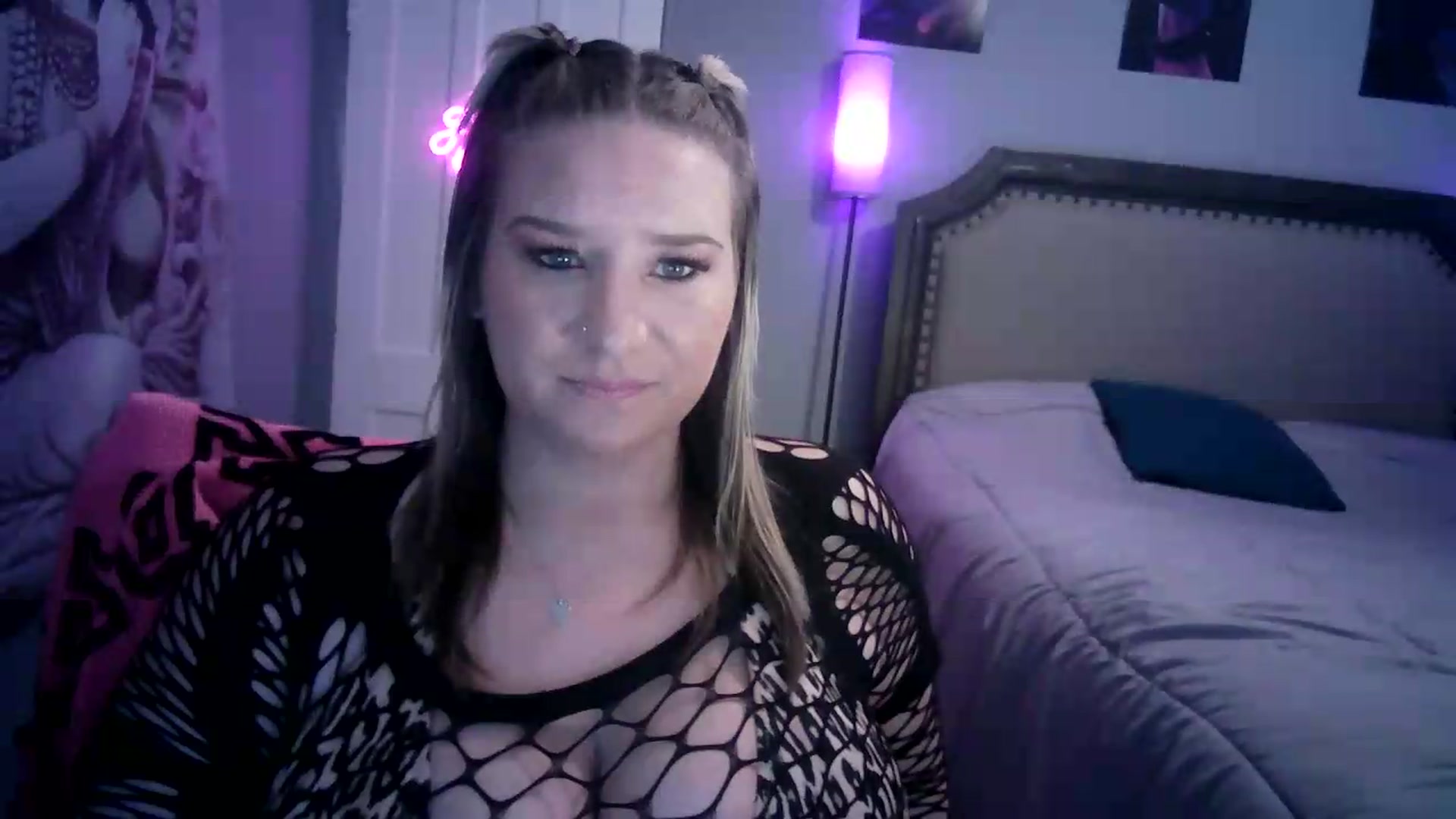 Gallery image thumbnail from LusciousLindz's myfreecams stream on, 08/10/2026, 18:36 image 2 of 20