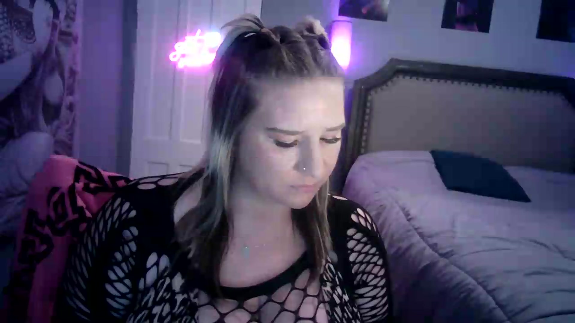 Gallery image thumbnail from LusciousLindz's myfreecams stream on, 08/10/2026, 18:36 image 16 of 20