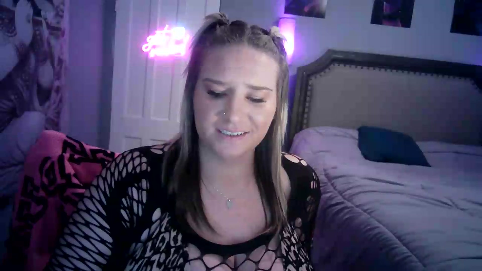 Gallery image thumbnail from LusciousLindz's myfreecams stream on, 08/10/2026, 19:52 image 7 of 20