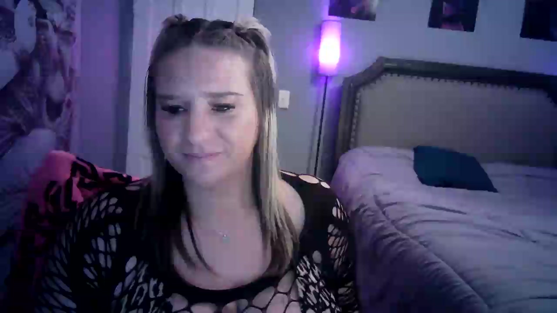 Gallery image thumbnail from LusciousLindz's myfreecams stream on, 08/10/2026, 19:52 image 4 of 20