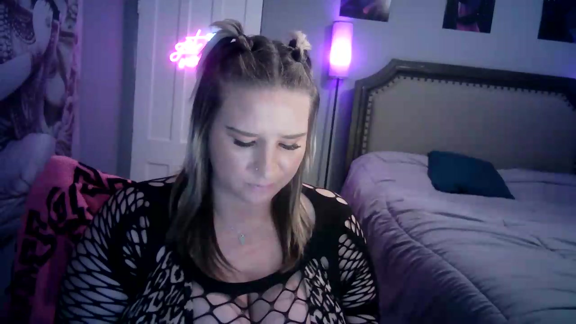 Gallery image thumbnail from LusciousLindz's myfreecams stream on, 08/10/2026, 19:52 image 19 of 20
