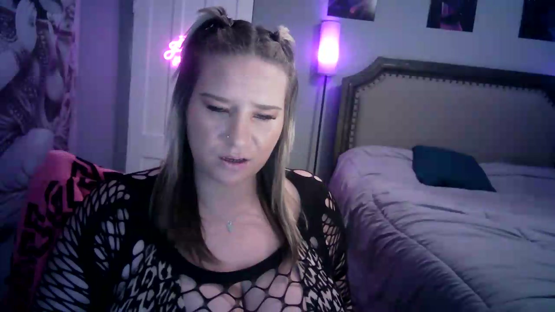 Gallery image thumbnail from LusciousLindz's myfreecams stream on, 08/10/2026, 19:52 image 13 of 20
