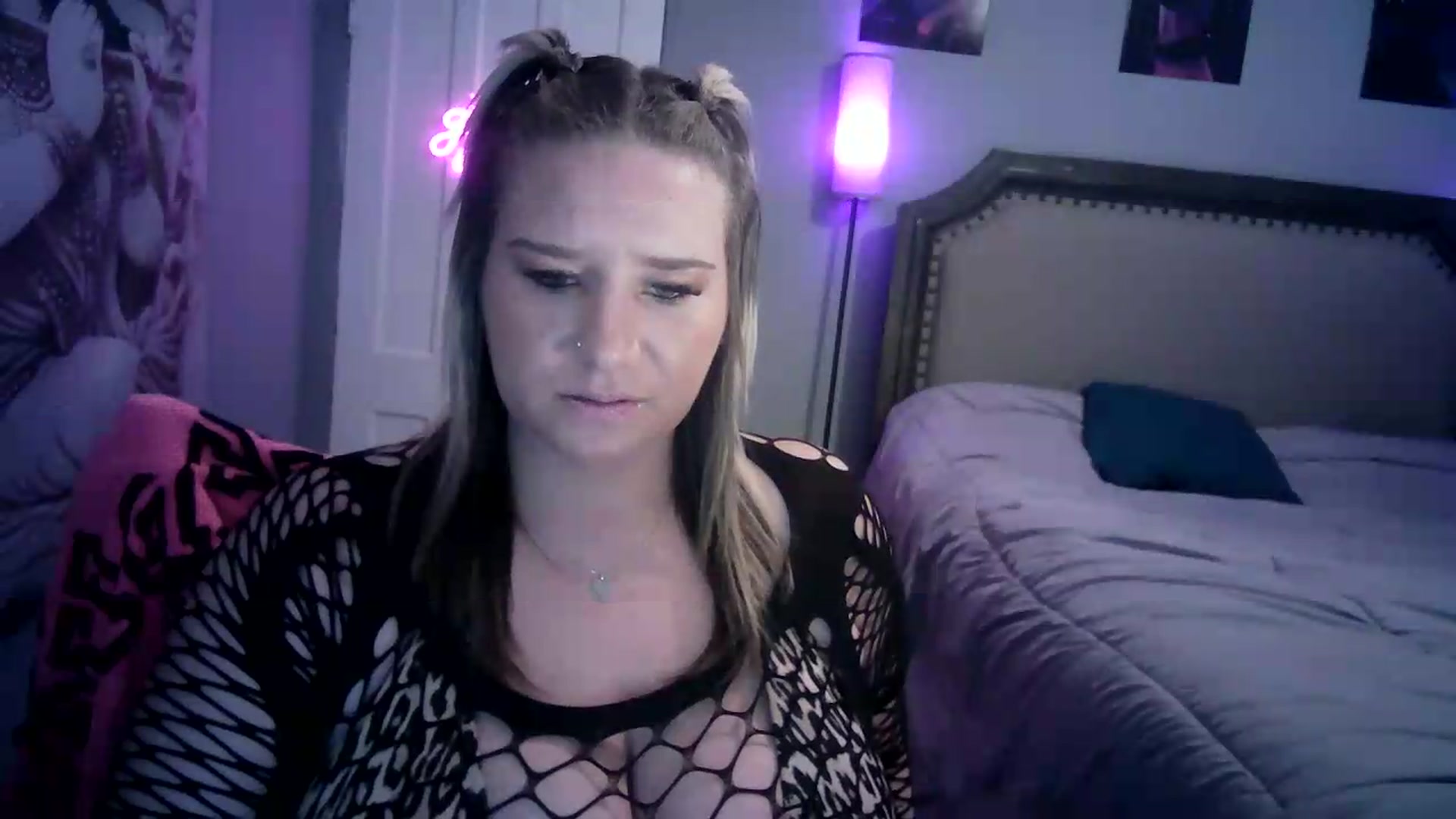 Gallery image thumbnail from LusciousLindz's myfreecams stream on, 08/10/2026, 19:52 image 9 of 20