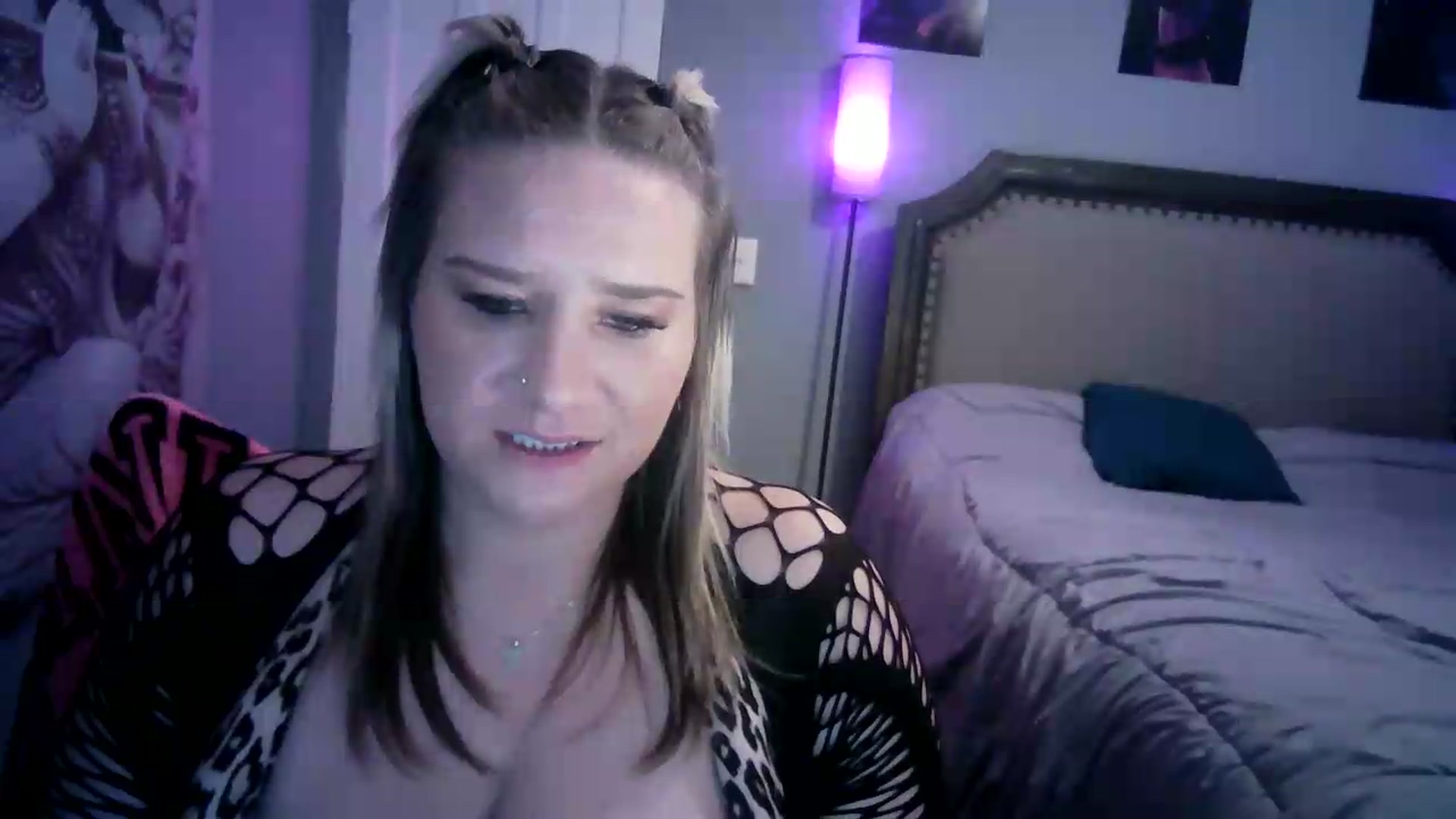 Gallery image thumbnail from LusciousLindz's myfreecams stream on, 08/10/2026, 21:11 image 14 of 20