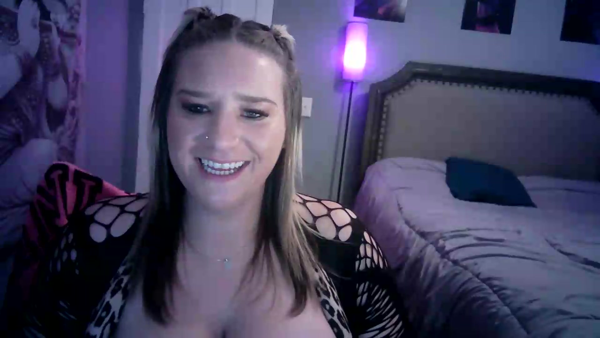Gallery image thumbnail from LusciousLindz's myfreecams stream on, 08/10/2026, 21:11 image 11 of 20