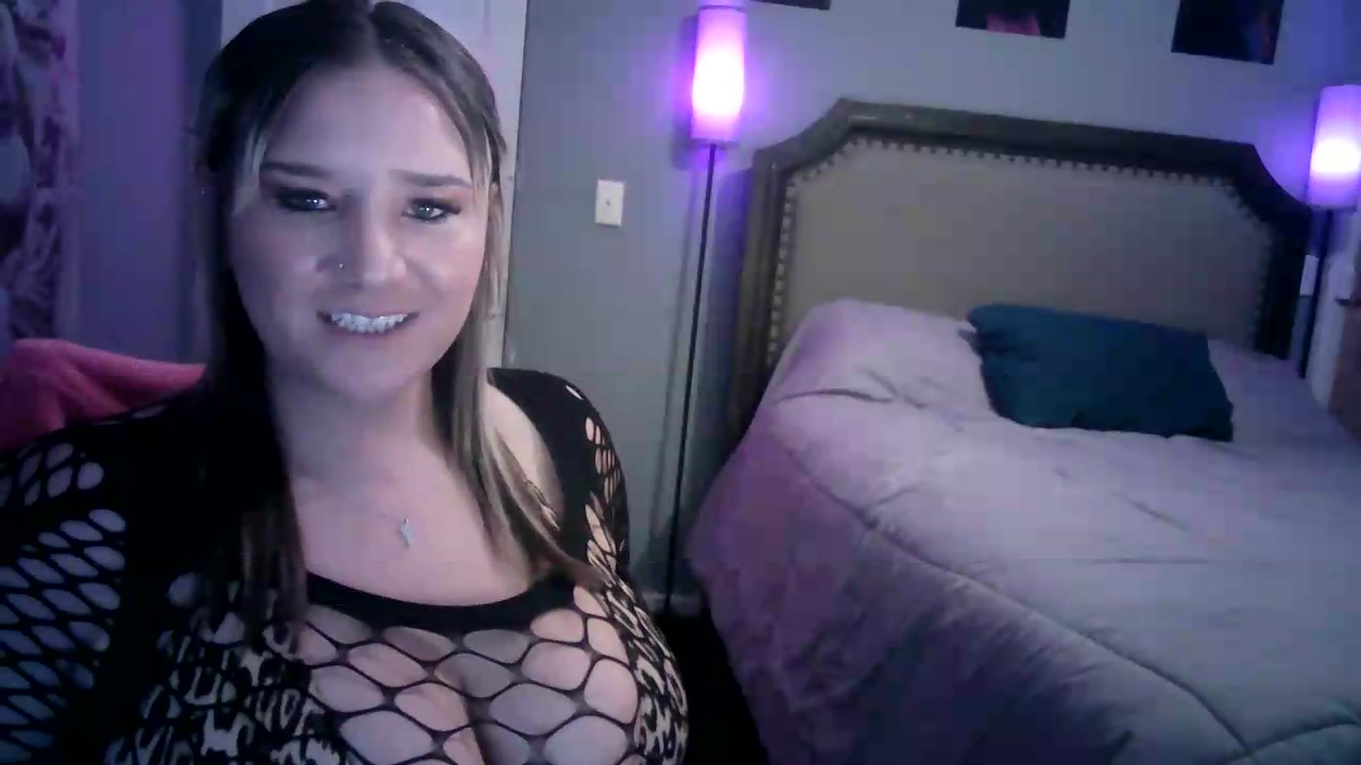 Gallery image thumbnail from LusciousLindz's myfreecams stream on, 08/11/2026, 21:45 image 10 of 20