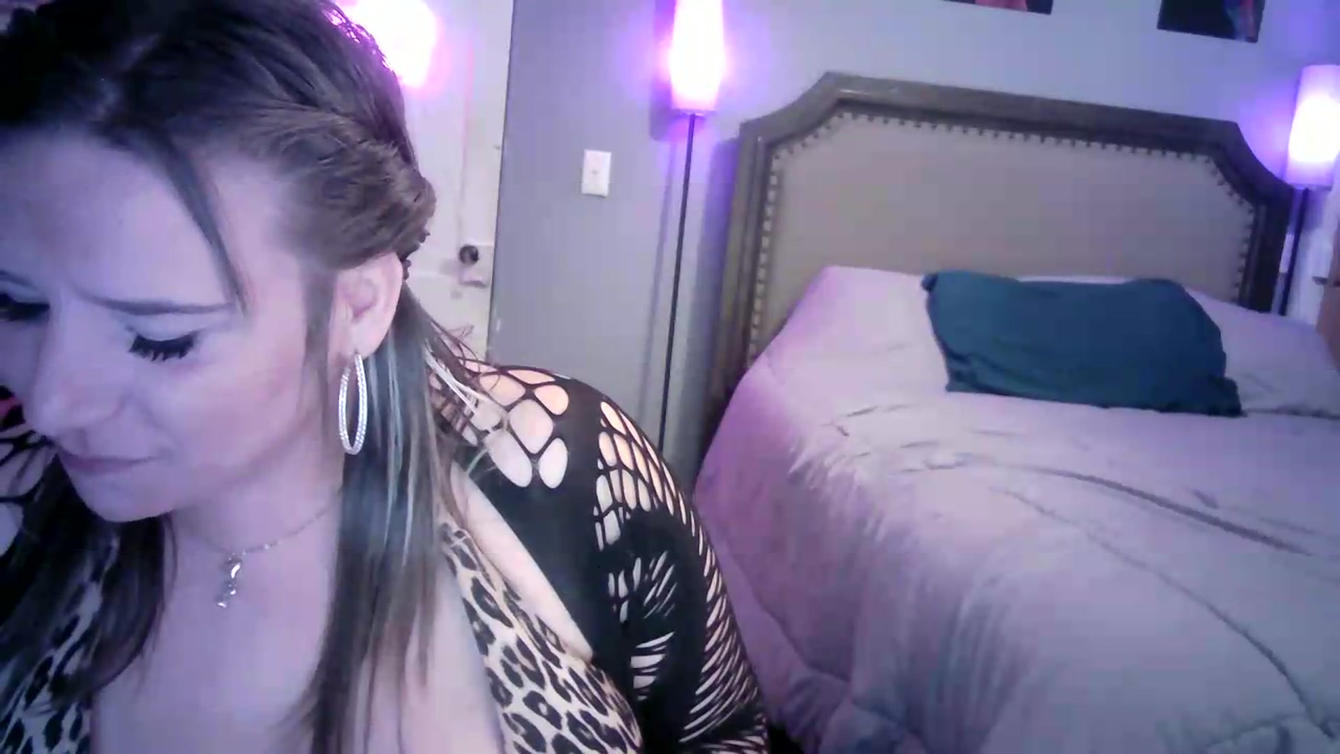 Gallery image thumbnail from LusciousLindz's myfreecams stream on, 09/11/2026, 24:35 image 17 of 20