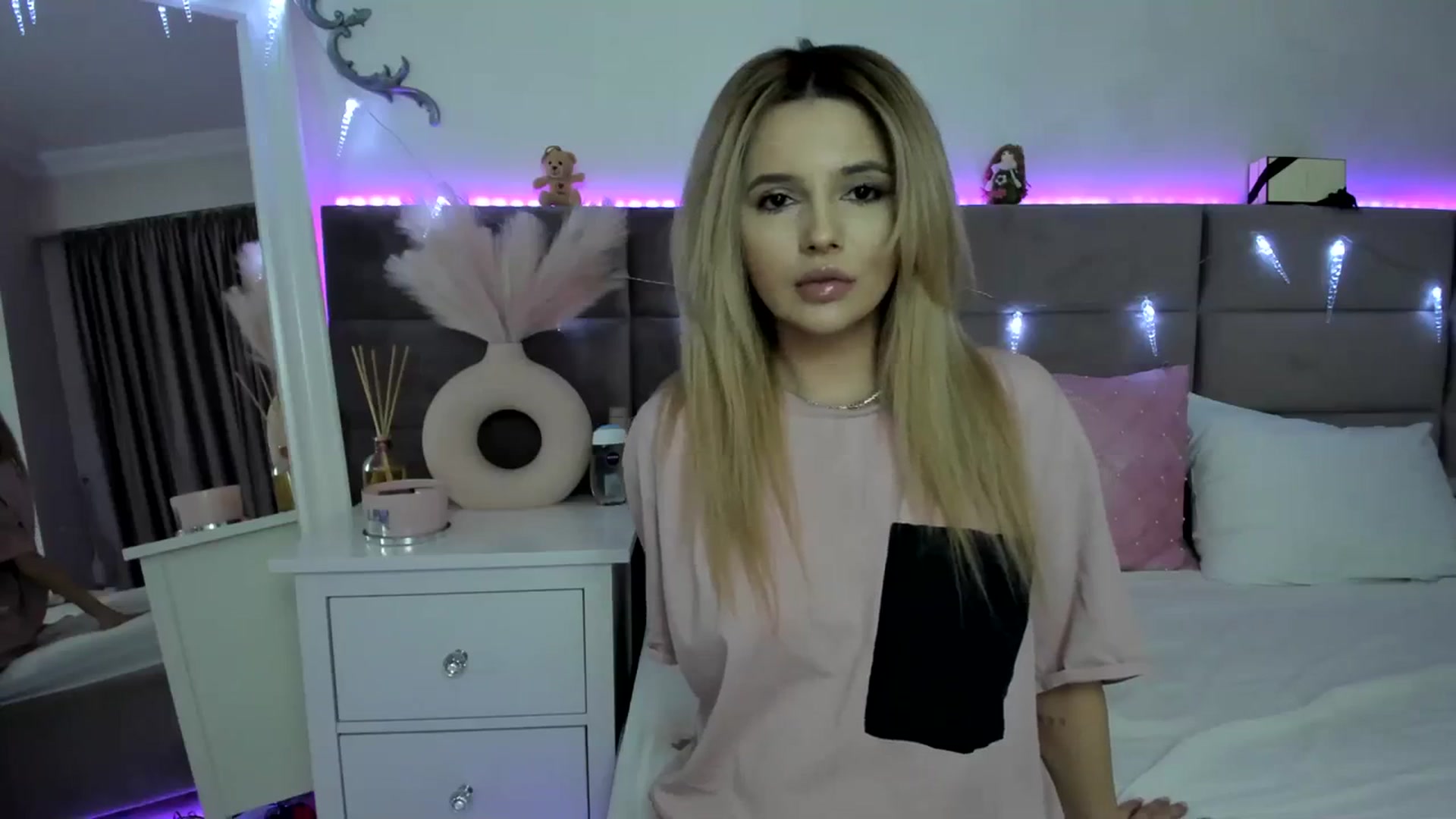 Gallery image thumbnail from Lusi_lu28's myfreecams stream on, 01/26/2024, 06:02 image 10 of 20
