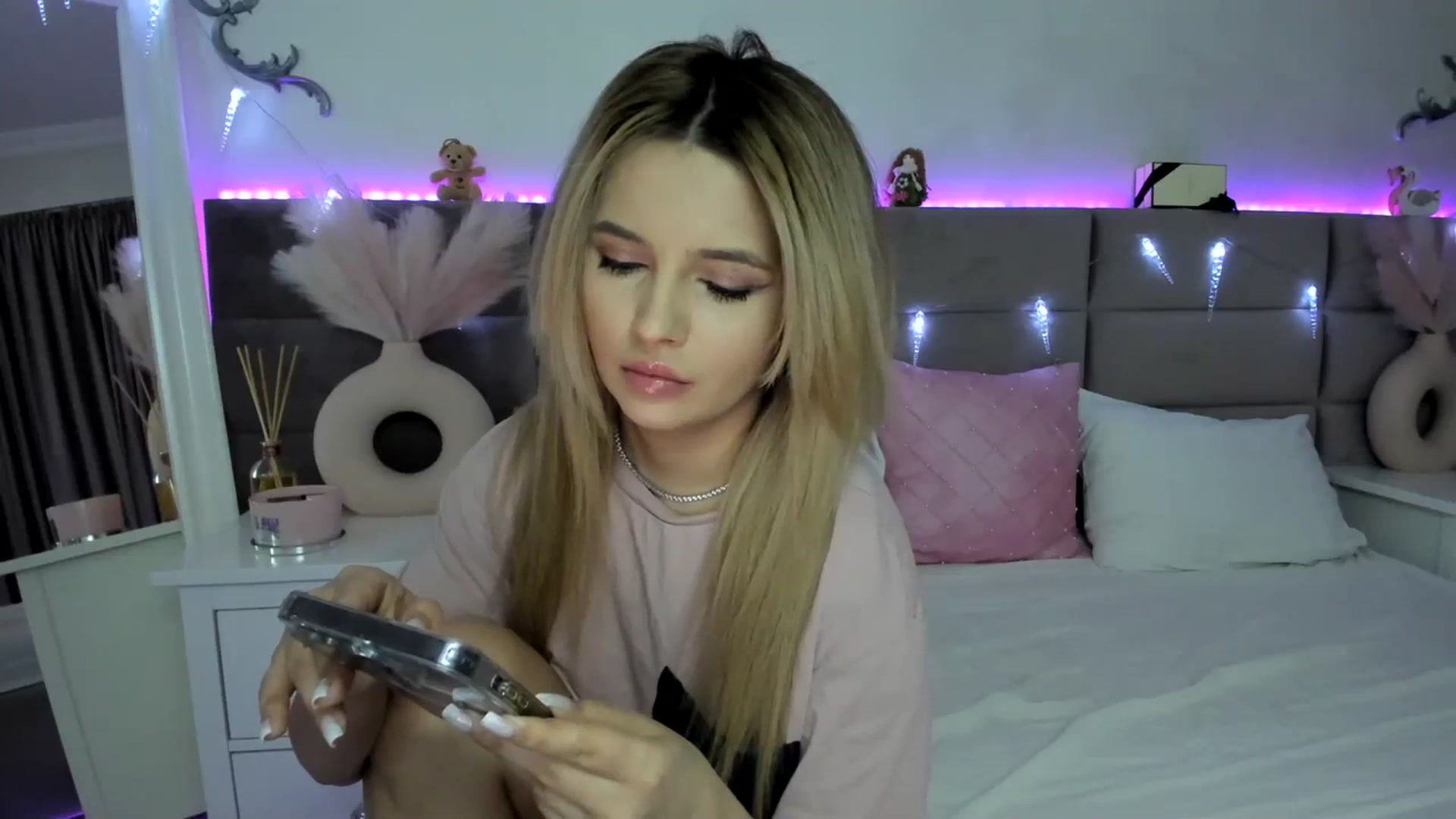 Gallery image thumbnail from Lusi_lu28's myfreecams stream on, 01/26/2024, 06:02 image 11 of 20