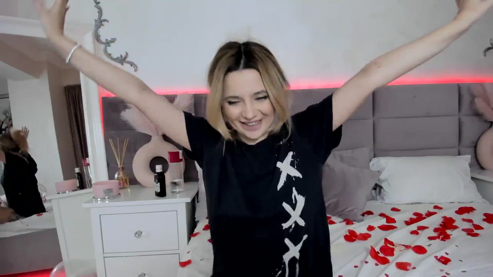 Gallery image thumbnail from Lusi_lu28's myfreecams stream on, 02/15/2024, 05:31 image 11 of 20