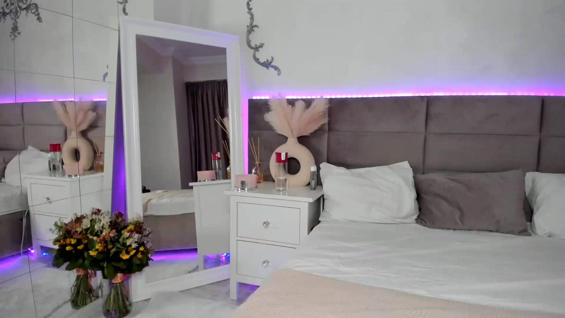 Gallery image thumbnail from Lusi_lu28's myfreecams stream on, 02/26/2024, 05:29 image 18 of 20