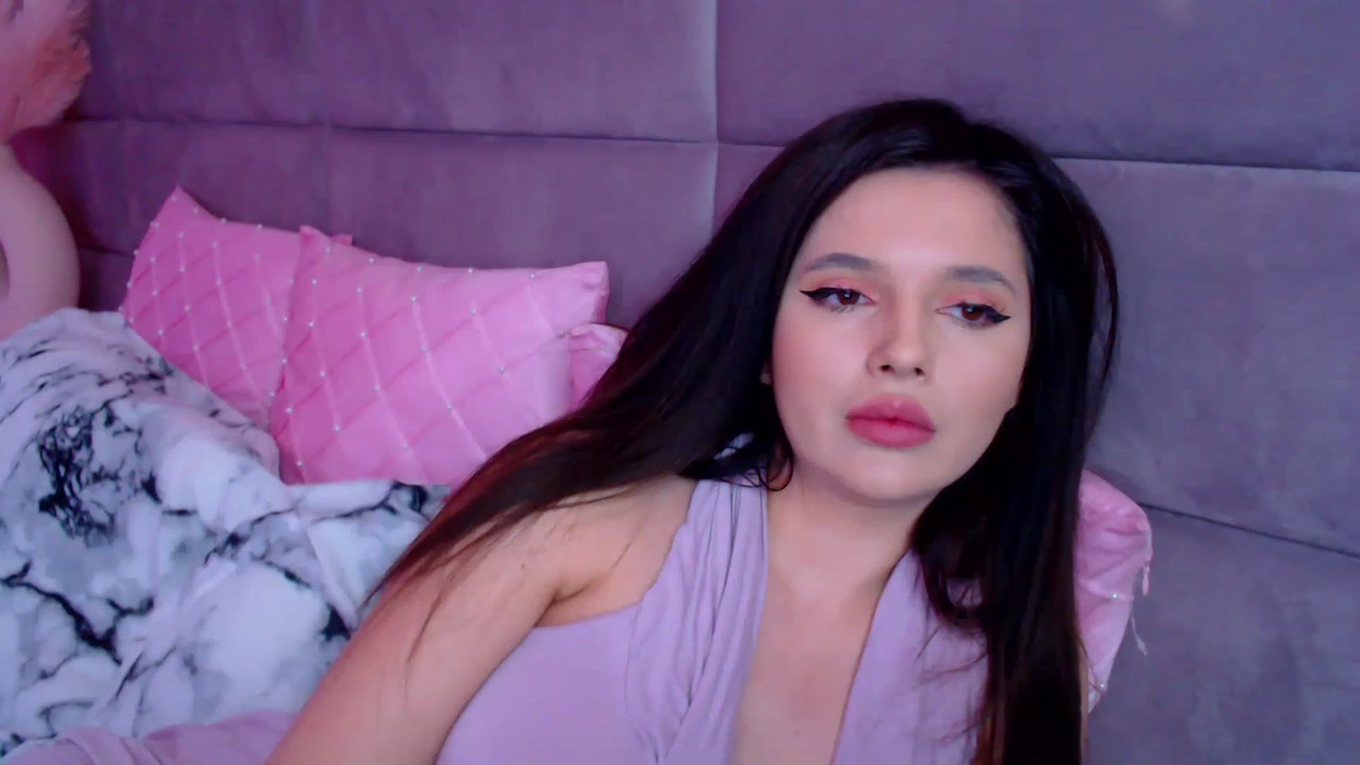 Gallery image thumbnail from Lusianne's myfreecams stream on, 05/09/2023, 06:36 image 20 of 20