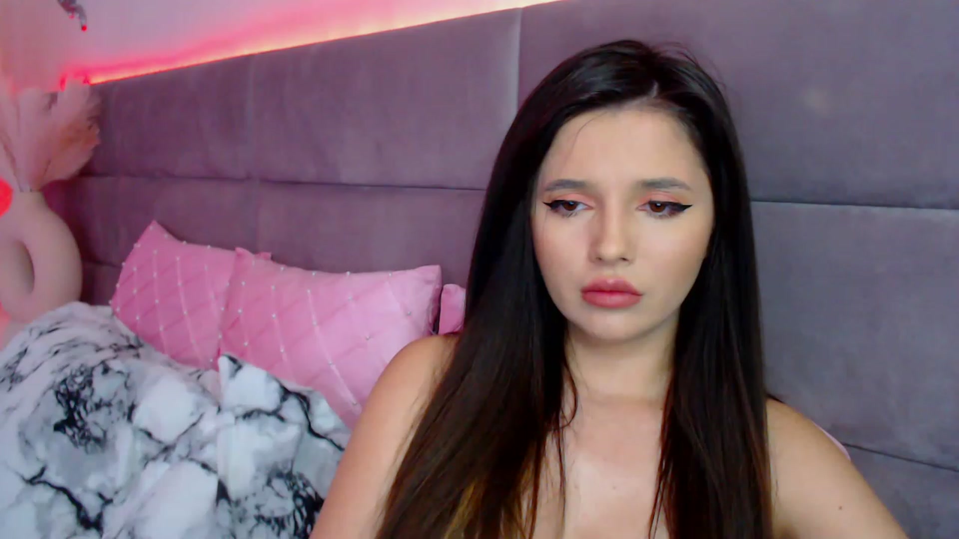 Gallery image thumbnail from Lusianne's myfreecams stream on, 05/09/2023, 06:36 image 8 of 20