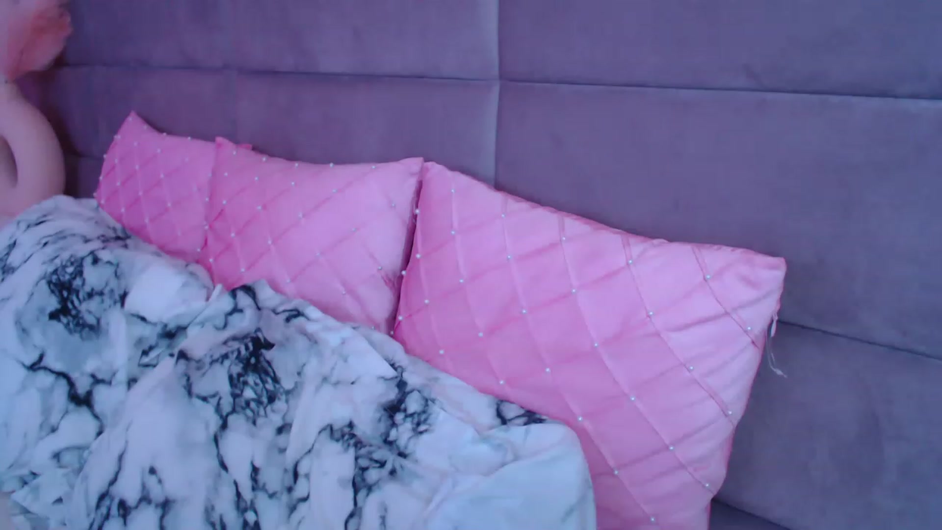 Gallery image thumbnail from Lusianne's myfreecams stream on, 05/09/2023, 06:36 image 17 of 20