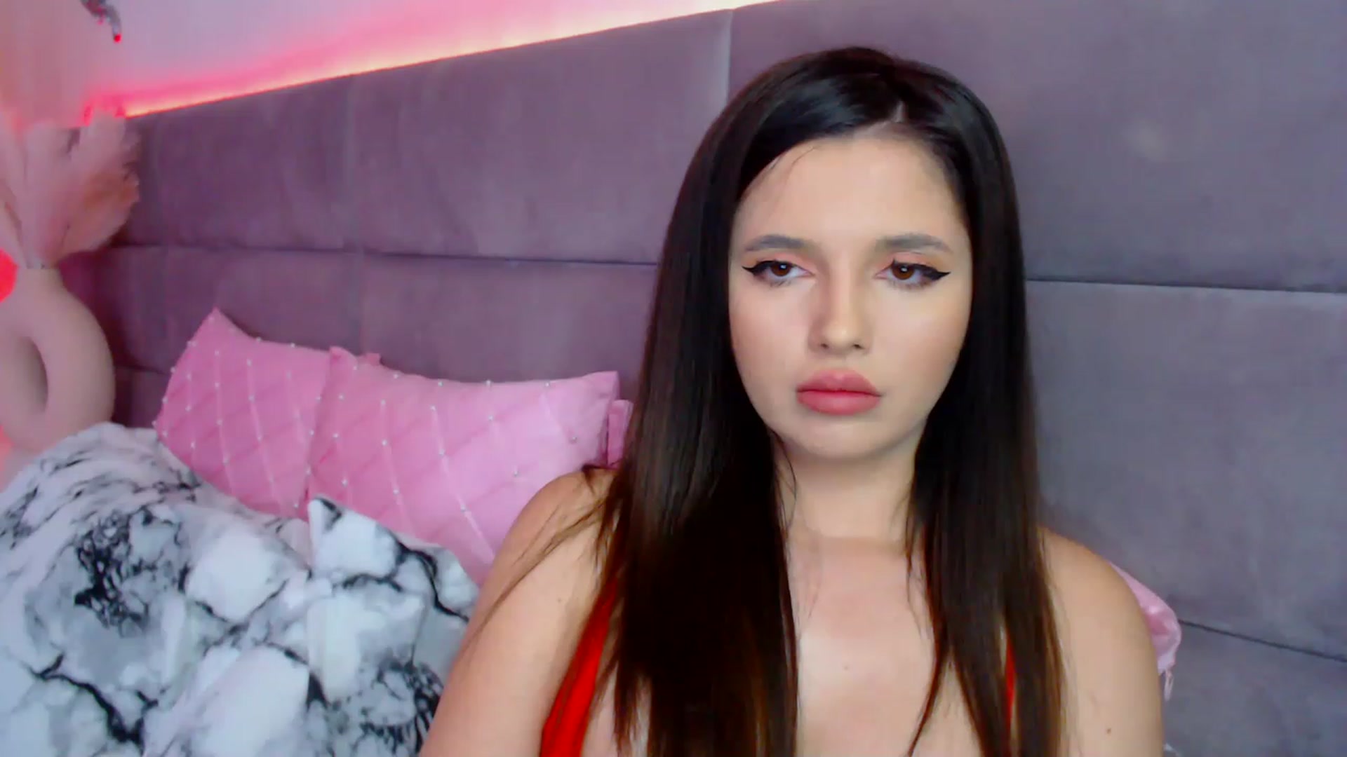 Gallery image thumbnail from Lusianne's myfreecams stream on, 05/09/2023, 06:36 image 7 of 20