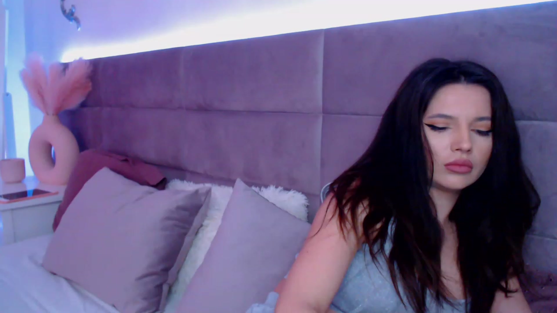 Gallery image thumbnail from Lusianne's myfreecams stream on, 05/15/2023, 05:08 image 20 of 20