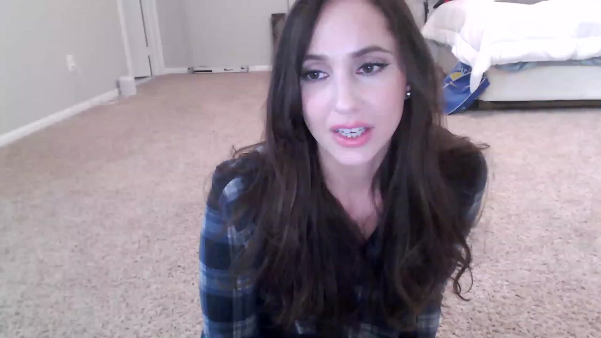 Gallery image thumbnail from Lust_4_Life's myfreecams stream on, 11/18/2022, 13:39 image 8 of 20