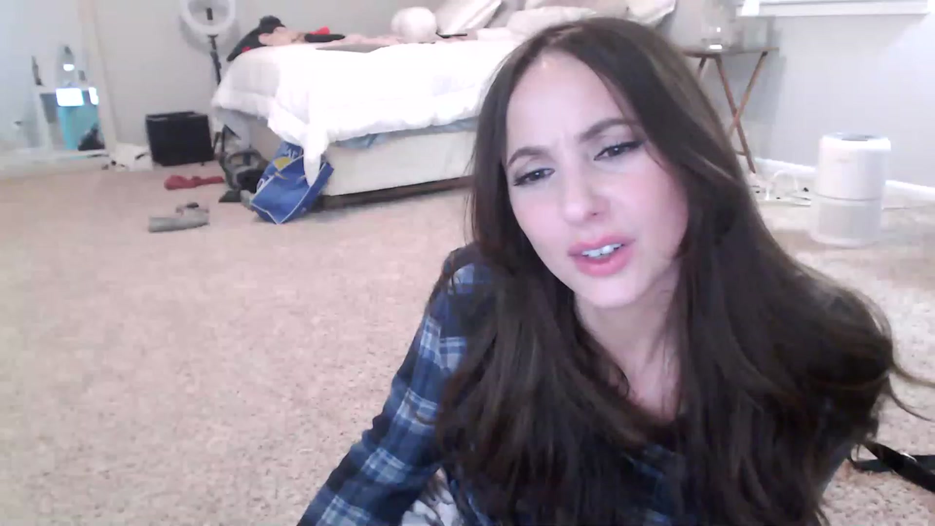 Gallery image thumbnail from Lust_4_Life's myfreecams stream on, 11/18/2022, 13:39 image 13 of 20