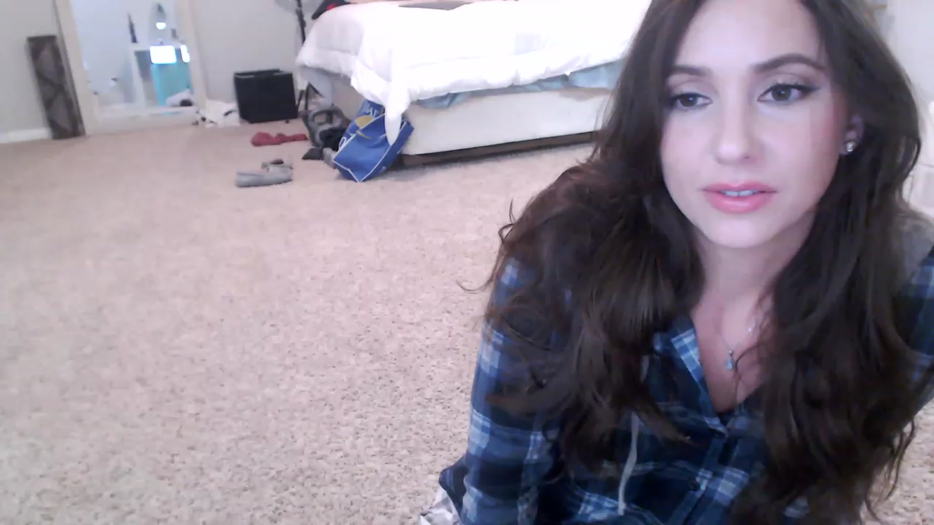 Gallery image thumbnail from Lust_4_Life's myfreecams stream on, 11/18/2022, 13:39 image 2 of 20