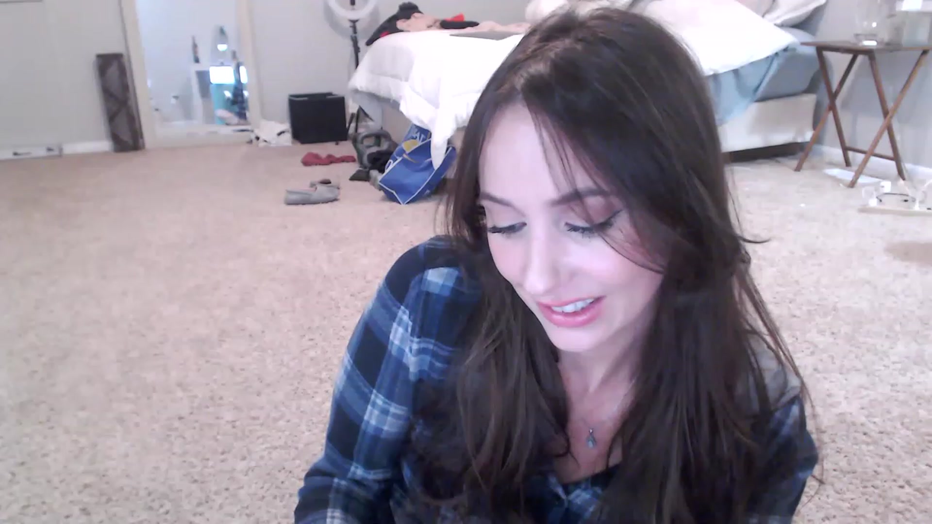 Gallery image thumbnail from Lust_4_Life's myfreecams stream on, 11/18/2022, 13:39 image 11 of 20