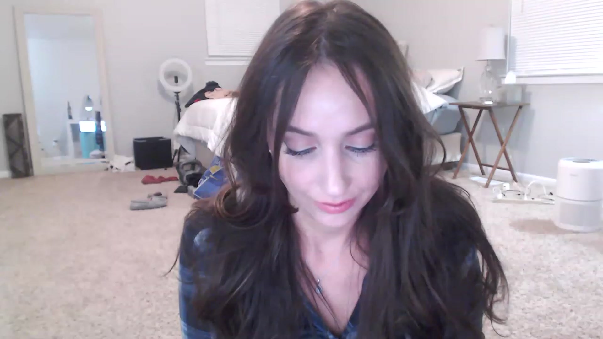 Gallery image thumbnail from Lust_4_Life's myfreecams stream on, 11/18/2022, 13:39 image 12 of 20