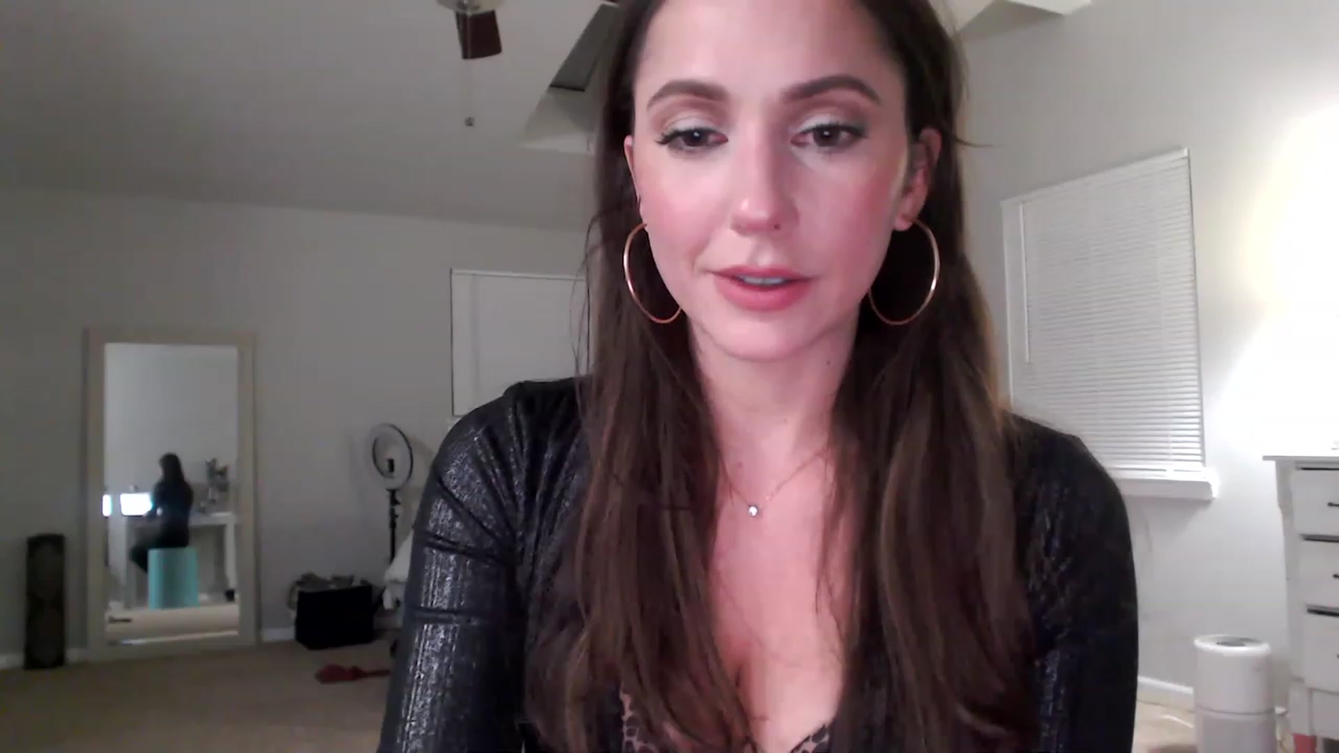 Gallery image thumbnail from Lust_4_Life's myfreecams stream on, 11/20/2022, 05:22 image 9 of 20