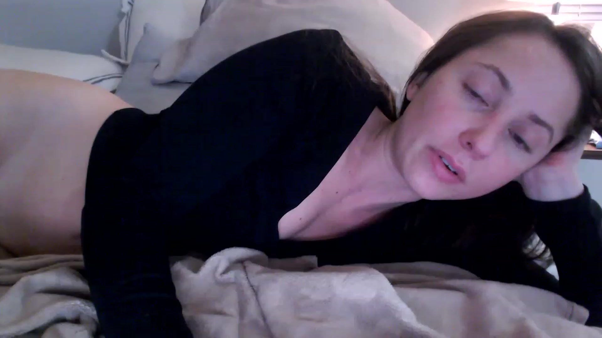 Gallery image thumbnail from Lust_4_Life's myfreecams stream on, 12/02/2022, 02:23 image 2 of 20